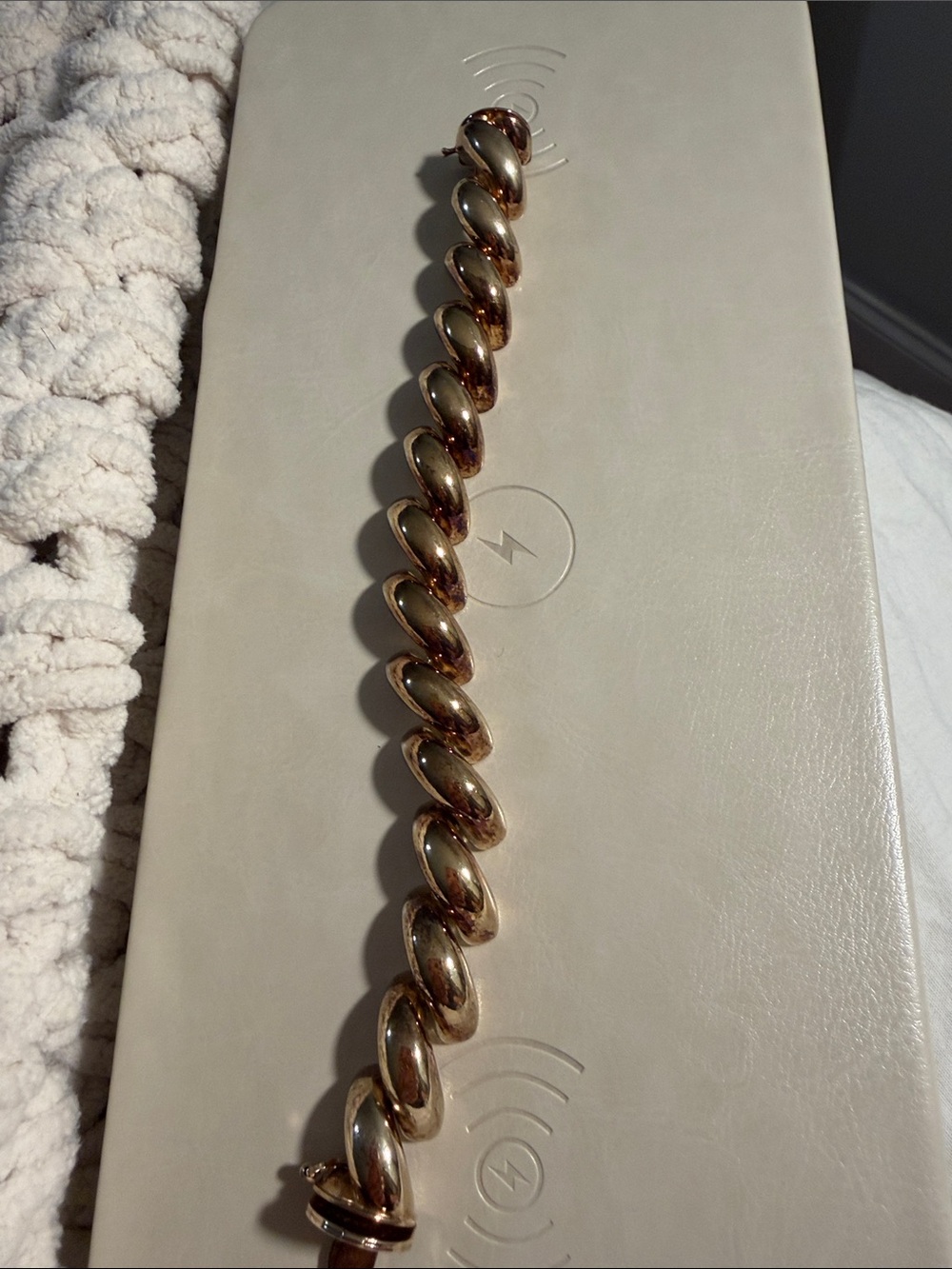 Gold Curb Link Bracelet for Women - Picture 4 of 5
